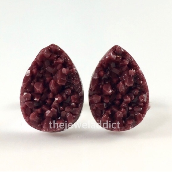 3 for 15🎀maroon faux druzy teardrop studs - Picture 2 of 5
